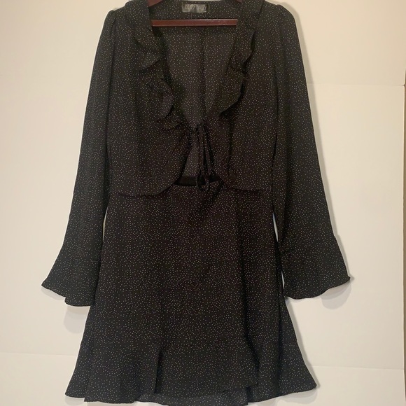 Dresses & Skirts - Fabulous polka dot dress!